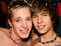 Florian and Gary pilow fight