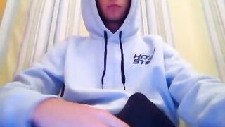 Big dick guy cums on webcam