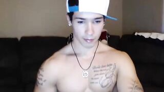 Muscle lad Jerks Off Webcam