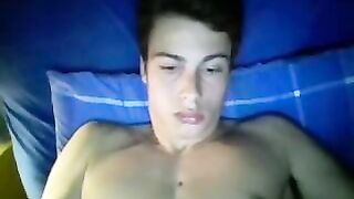 Fit muscled twink on webcam