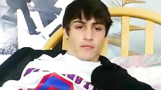 Guy jerks off on his bed