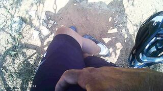 mostrando a pica