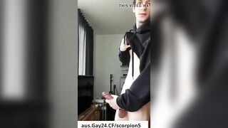 The aussie shows all his extra big might