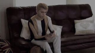 Two hot twinks have hardcore gay sex 313