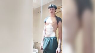 Twink Cums On Bathroom Floor Porn Video