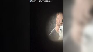 Male students are pissing in the toilet.